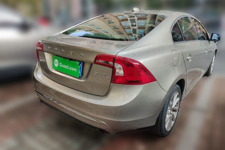 Used Volvo S60 2015 S60L 2.0T Zhiyuan Edition Rear Right 45 Deg