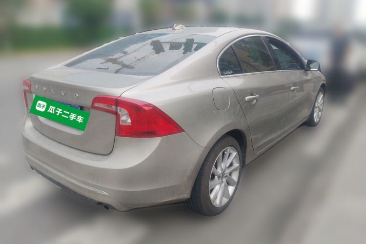 Used Volvo S60 2015 S60L 2.0T Zhiyuan Edition Rear Right 45 Deg