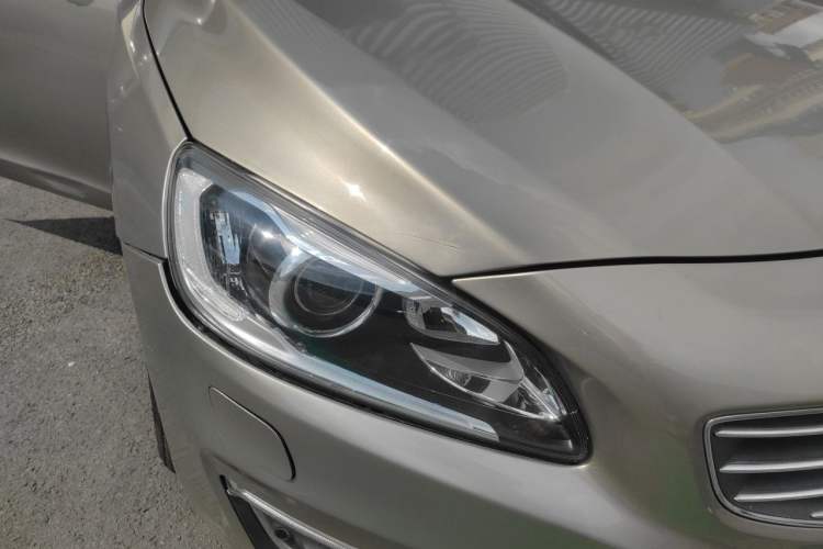 Used Volvo S60 2015 S60L T5 Intelligent Drive Edition Right Front Headlight