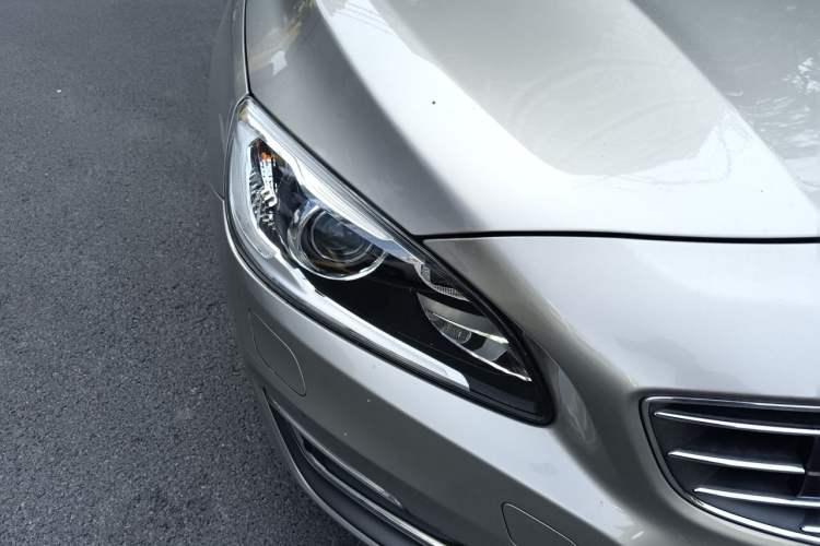 Used Volvo S60 2015 S60L T5 Zhiyue Edition Right Front Headlight