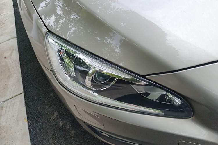 Used Volvo S60 2015 S60L 2.0T Zhiyuan Edition Right Front Headlight