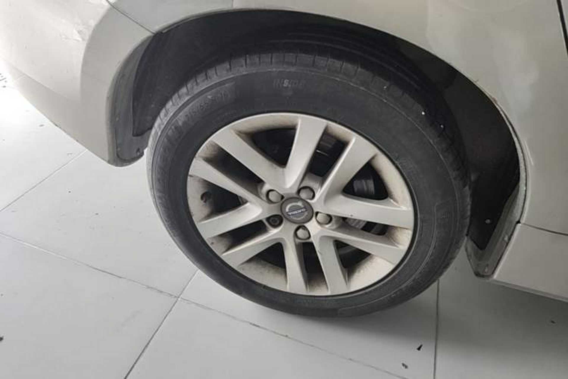 Used Volvo S60 2015 S60L 2.0T Smart Drive Edition Right Rear Wheel Hub