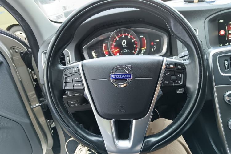 Used Volvo S60 2015 S60L T5 Zhiyue Edition Steering Wheel