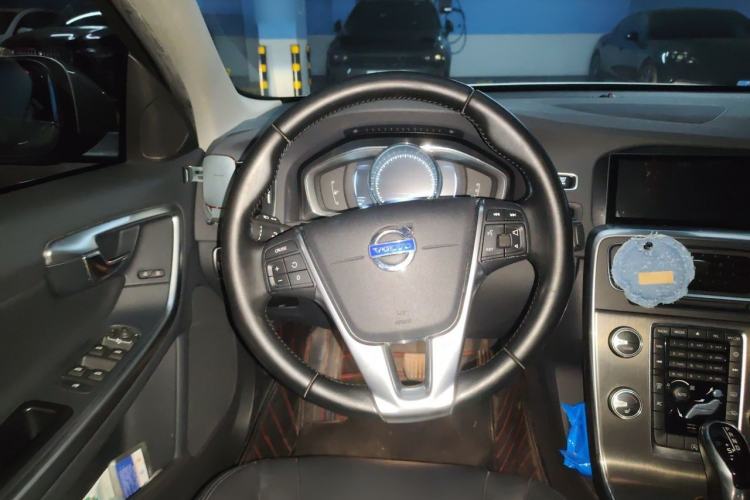Used Volvo S60 2015 S60L T5 Intelligent Drive Edition Steering Wheel