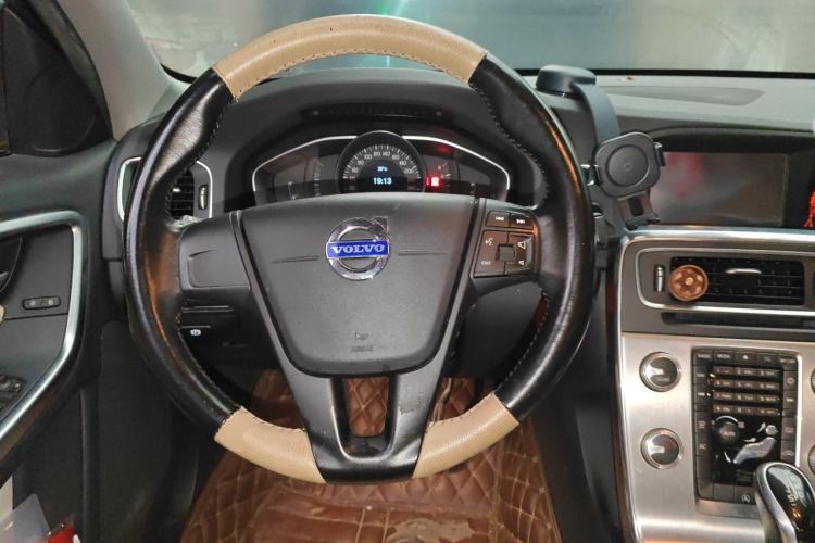 Used Volvo S60 2015 S60L 2.0T Smart Drive Edition Steering Wheel