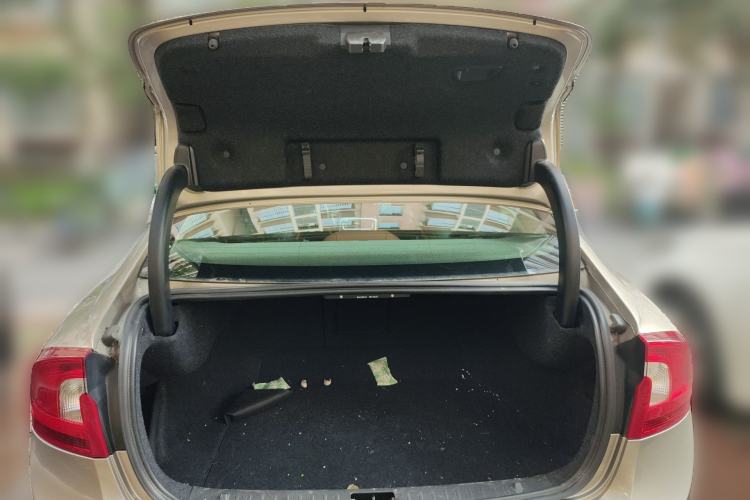 Used Volvo S60 2015 S60L 2.0T Zhiyuan Edition Trunk