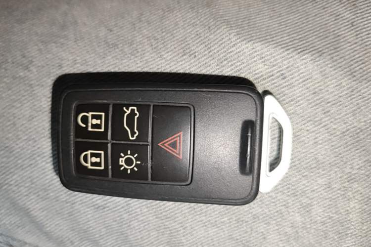 Used Volvo S60 2015 S60L 2.0T Smart Drive Edition Vehicle Key