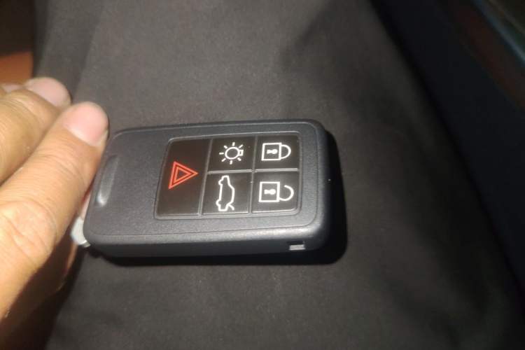 Used Volvo S60 2015 S60L 2.0T Zhiyuan Edition Vehicle Key