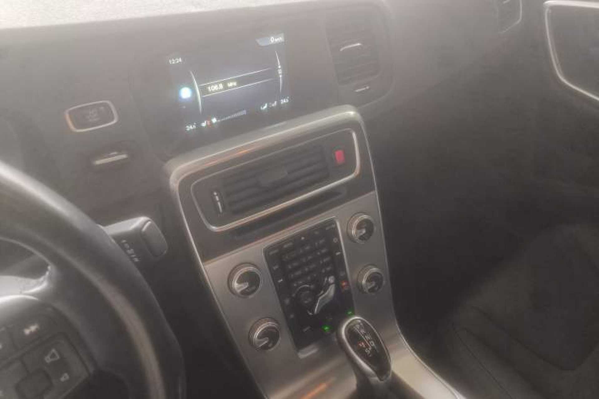 Used Volvo S60 2015 S60L 2.0T Zhiyuan Edition Audio And AC Panel