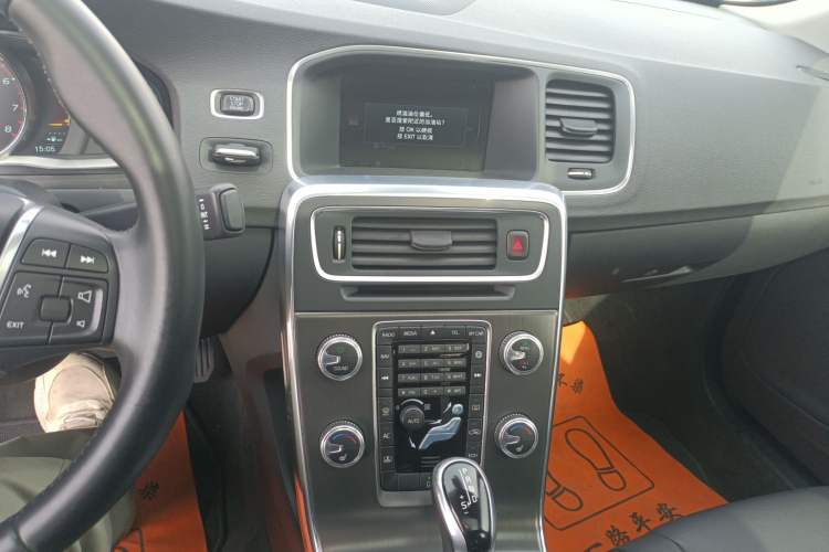 Used Volvo S60 2015 S60L T5 Intelligent Drive Edition Audio And AC Panel