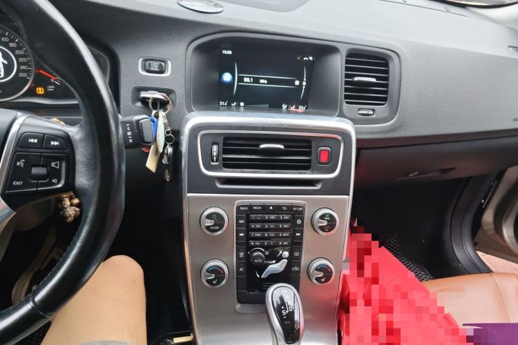 Used Volvo S60 2015 S60L 2.0T Zhiyuan Edition Audio And AC Panel