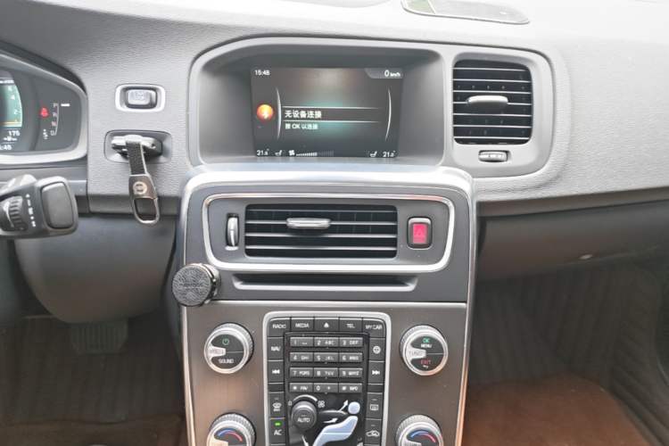 Used Volvo S60 2015 S60L T5 Zhiyue Edition Audio And AC Panel