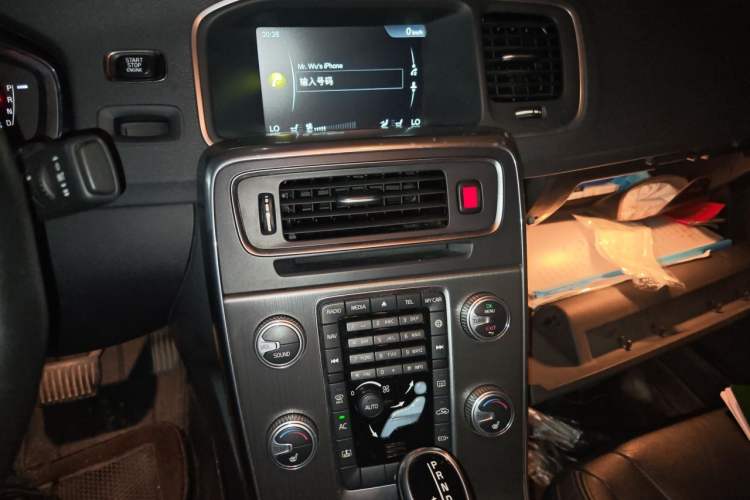 Used Volvo S60 2015 S60L T5 Intelligent Drive Edition Audio And AC Panel
