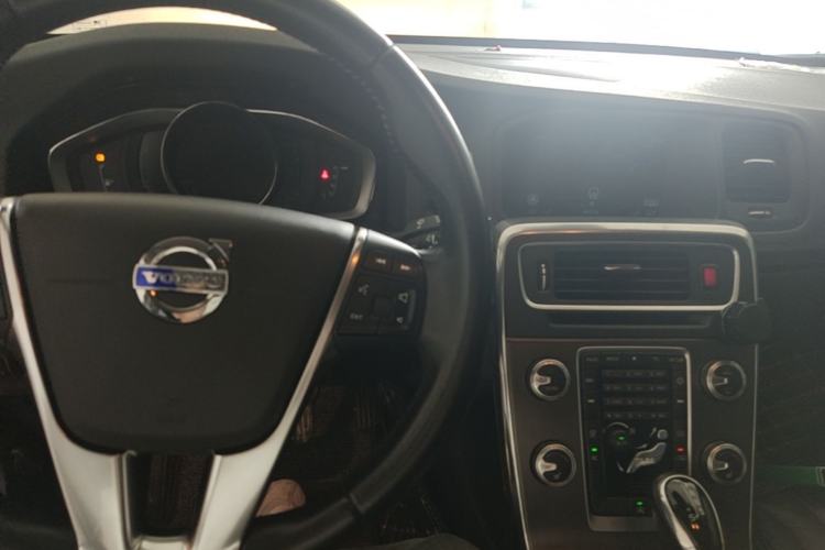 Used Volvo S60 2015 S60L T5 Intelligent Drive Edition Center Console