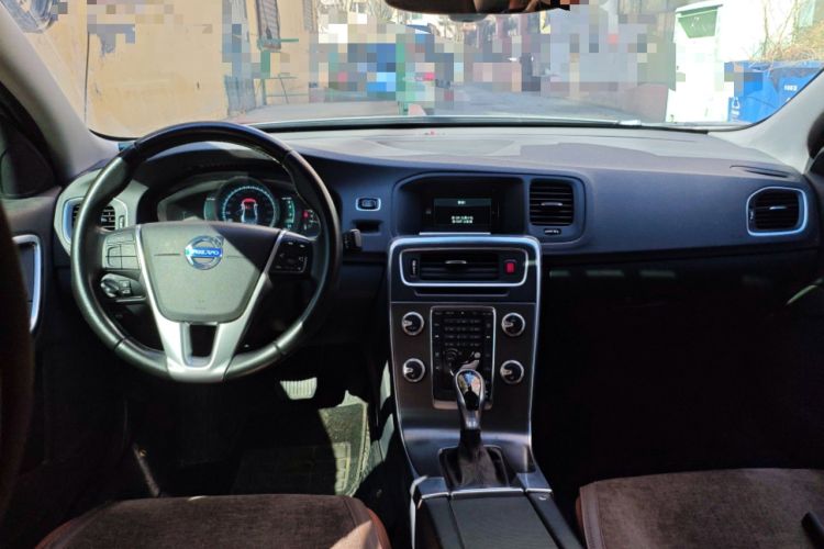 Used Volvo S60 2015 S60L T5 Intelligent Drive Edition Center Console