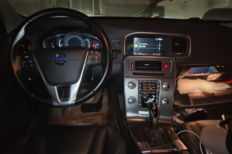 Used Volvo S60 2015 S60L T5 Intelligent Drive Edition Center Console