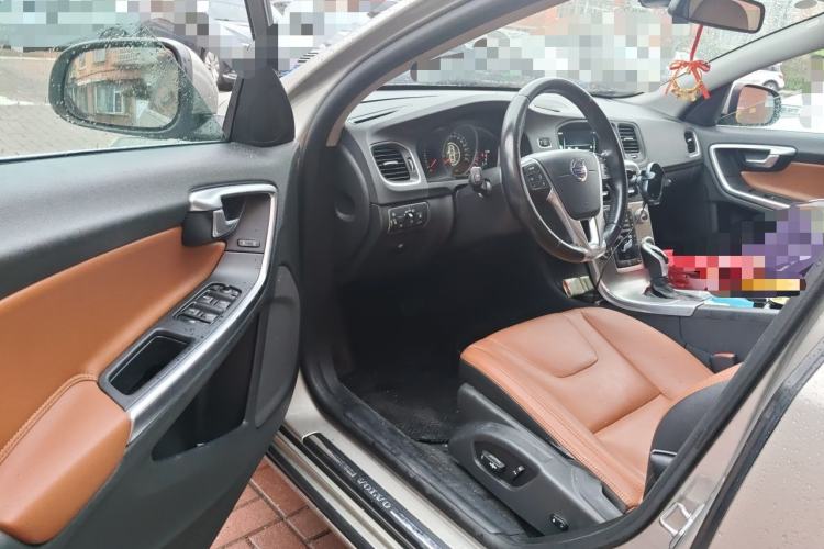 Used Volvo S60 2015 S60L 2.0T Zhiyuan Edition Driver Seat