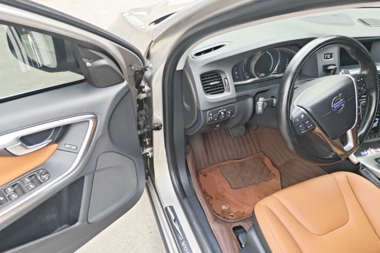 Used Volvo S60 2015 S60L T5 Zhiyue Edition Driver Seat