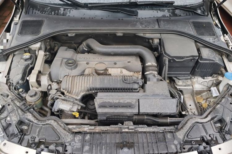 Used Volvo S60 2015 S60L 2.0T Zhiyuan Edition Engine Bay