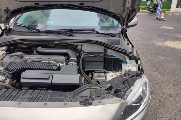 Used Volvo S60 2015 S60L 2.0T Zhiyuan Edition Engine Bay Left