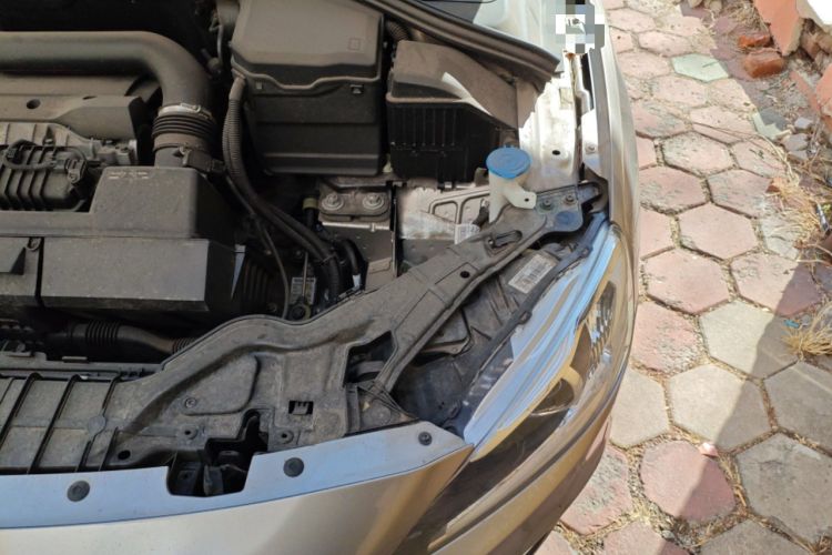 Used Volvo S60 2015 S60L T5 Intelligent Drive Edition Engine Bay Left