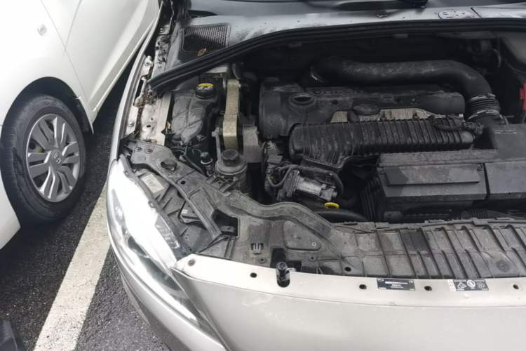 Used Volvo S60 2015 S60L T5 Intelligent Drive Edition Engine Bay Right