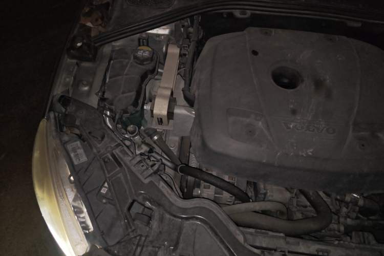 Used Volvo S60 2015 S60L T5 Intelligent Drive Edition Engine Bay Right
