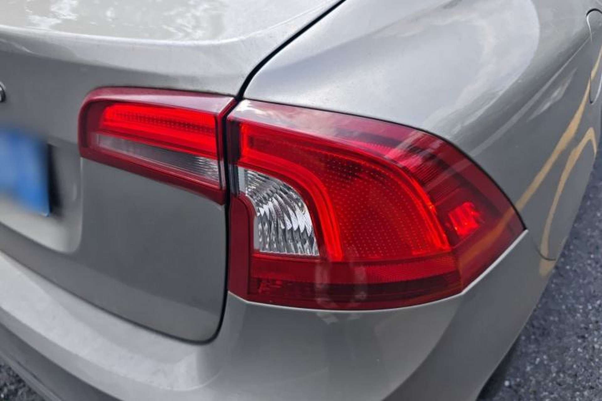 Used Volvo S60 2015 S60L 2.0T Zhiyuan Edition Exterior 3