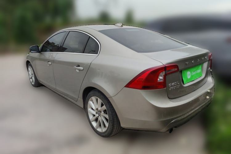 Used Volvo S60 2015 S60L 2.0T Zhiyuan Edition Exterior 3