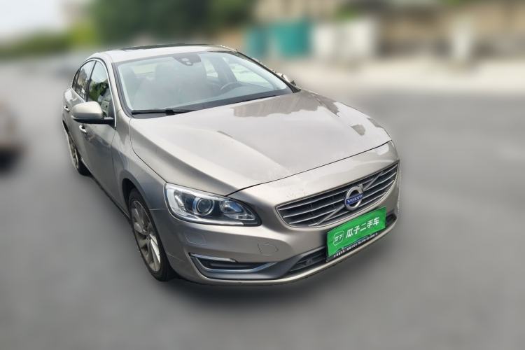 Used Volvo S60 2015 S60L 2.0T Zhiyuan Edition Front Right 45 Deg