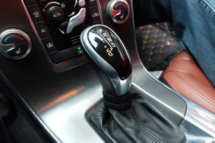 Used Volvo S60 2015 S60L T5 Intelligent Drive Edition Gear Lever