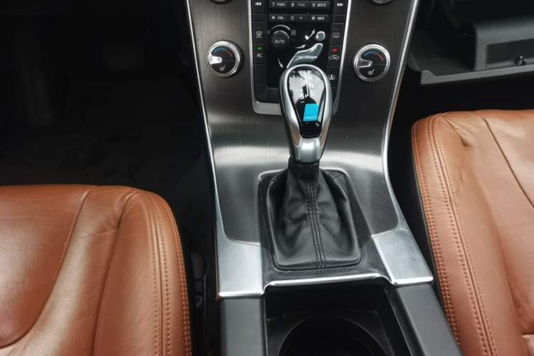 Used Volvo S60 2015 S60L T5 Intelligent Drive Edition Gear Lever