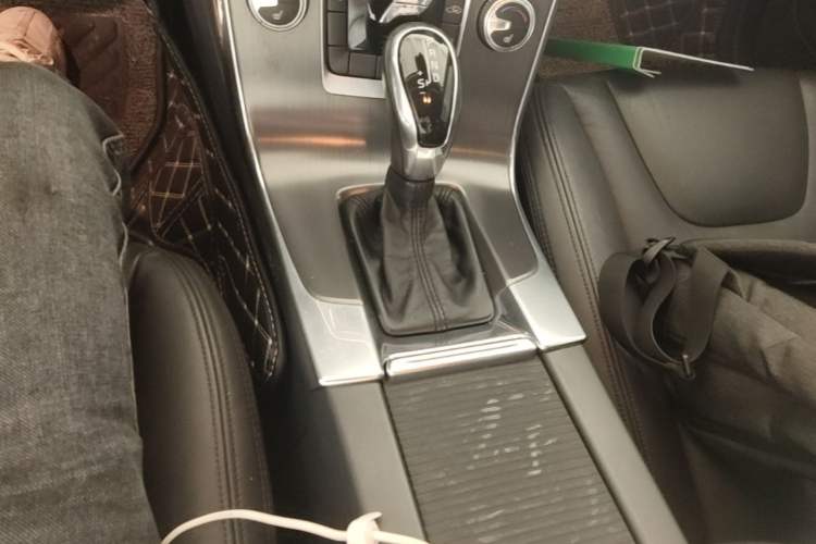 Used Volvo S60 2015 S60L T5 Intelligent Drive Edition Gear Lever