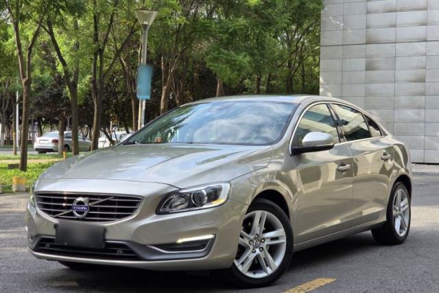 Volvo S60 2015 S60L T5 Intelligent Drive Edition usata