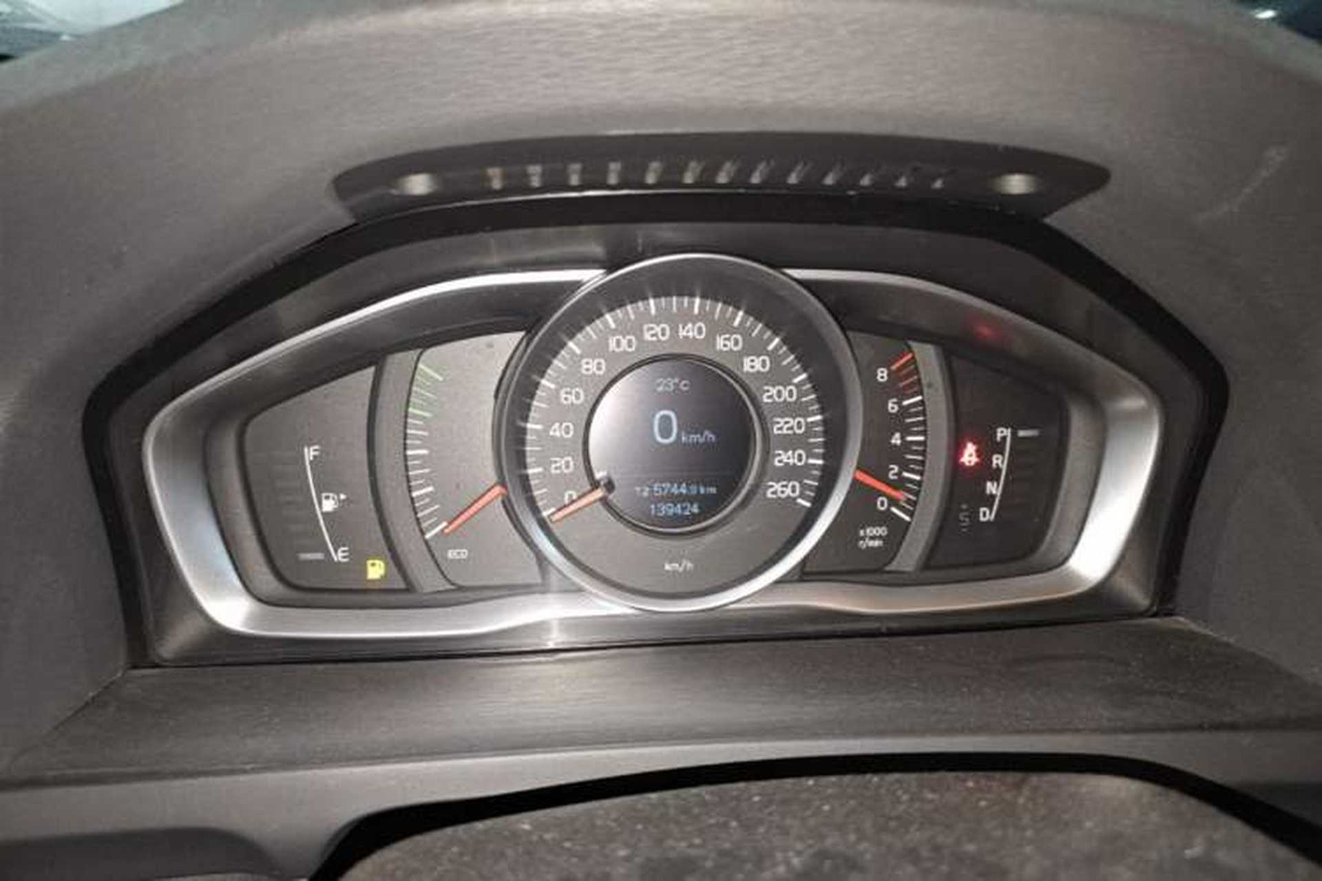 Used Volvo S60 2015 S60L 2.0T Zhiyuan Edition Instrument Cluster