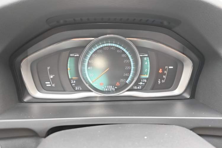 Used Volvo S60 2015 S60L T5 Zhiyue Edition Instrument Cluster