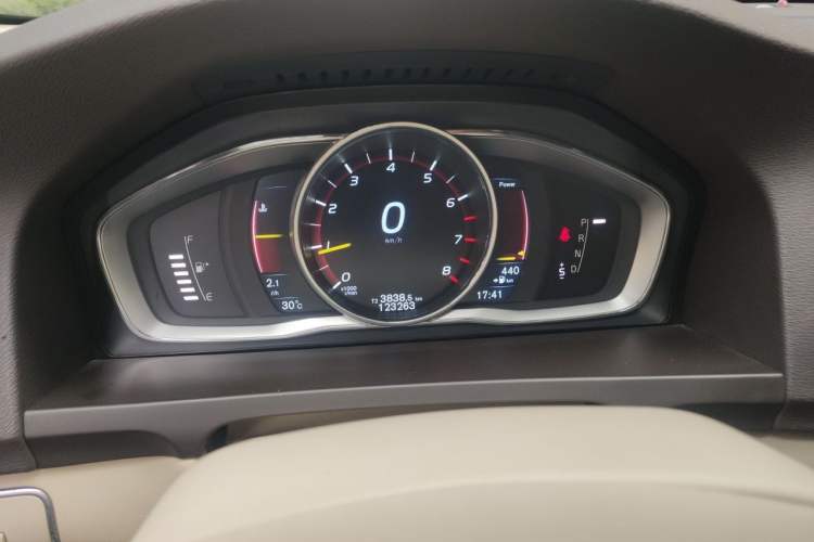 Used Volvo S60 2015 S60L T5 Intelligent Drive Edition Instrument Cluster