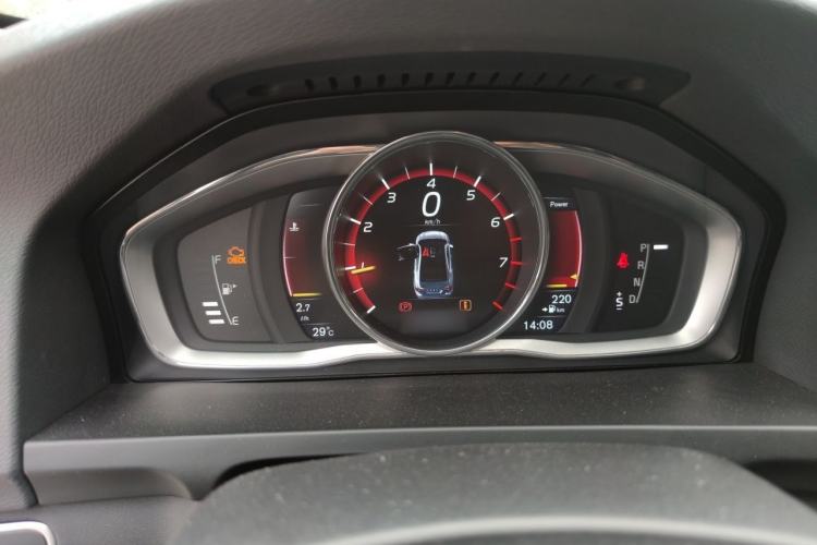 Used Volvo S60 2015 S60L 2.0T Zhiyuan Edition Instrument Cluster