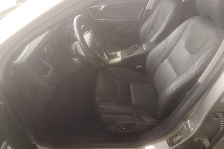 Used Volvo S60 2015 S60L 2.0T Zhiyuan Edition Left Front Seat