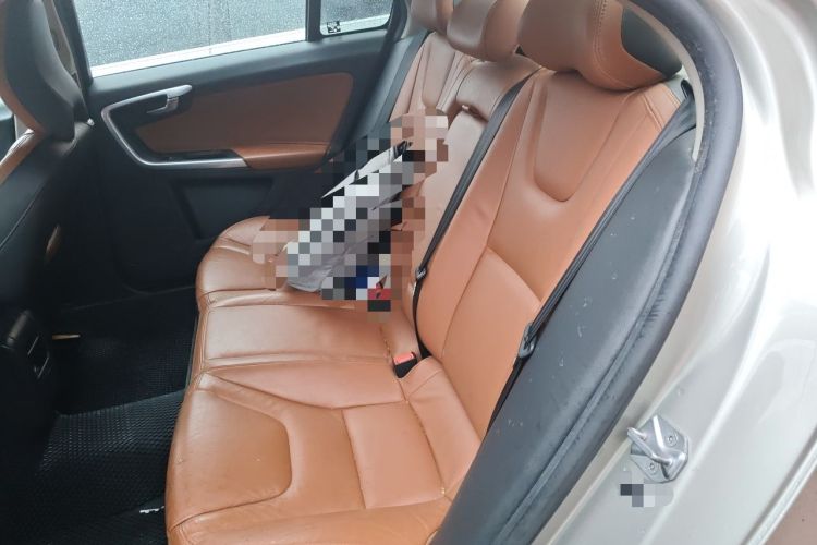 Used Volvo S60 2015 S60L 2.0T Zhiyuan Edition Left Rear Seat