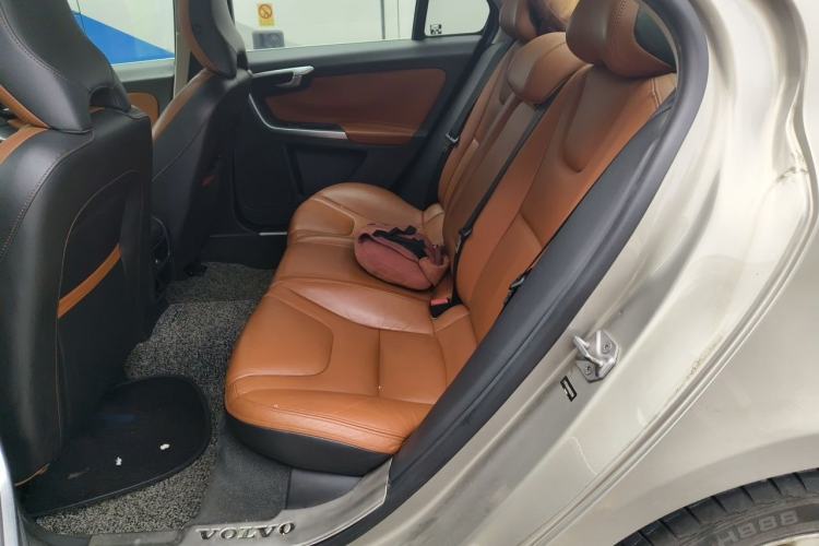 Used Volvo S60 2015 S60L 2.0T Zhiyuan Edition Left Rear Seat