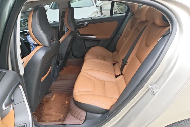 Used Volvo S60 2015 S60L T5 Zhiyue Edition Left Rear Seat