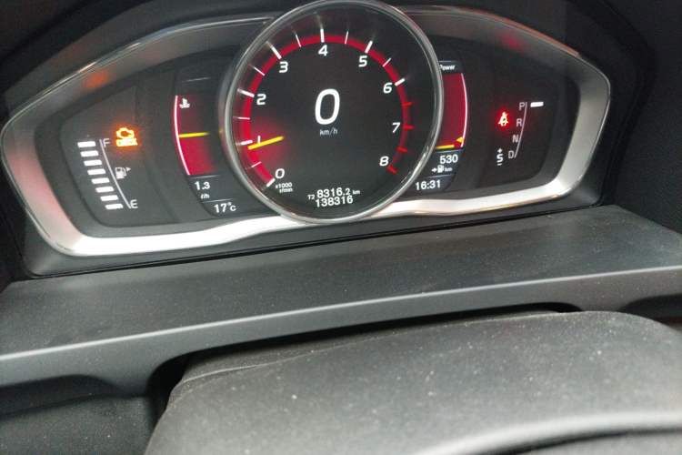 Used Volvo S60 2015 S60L T5 Intelligent Drive Edition Odometer Close Up
