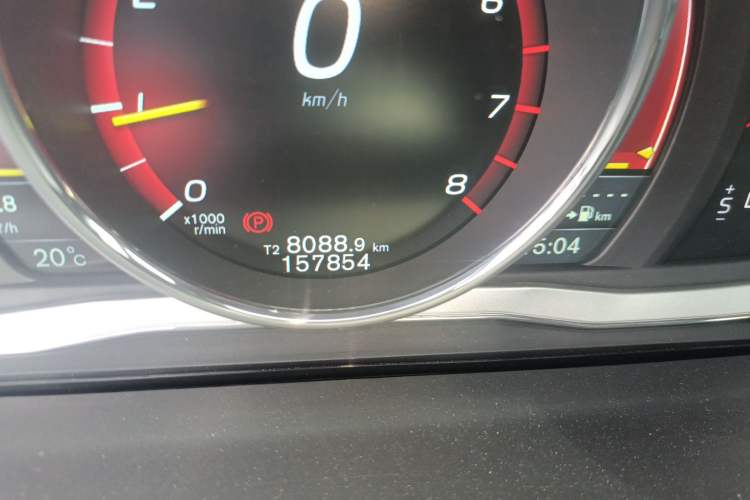Used Volvo S60 2015 S60L T5 Intelligent Drive Edition Odometer Close Up