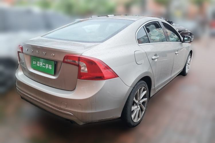 Used Volvo S60 2015 S60L 2.0T Zhiyuan Edition Rear Right 45 Deg