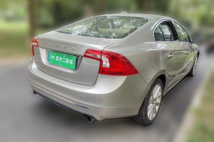 Used Volvo S60 2015 S60L 2.0T Zhiyuan Edition Rear Right 45 Deg
