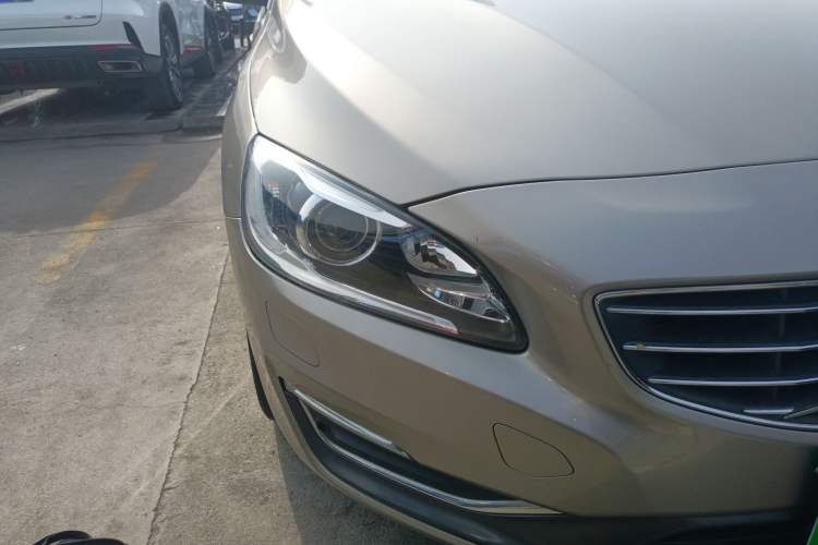 Used Volvo S60 2015 S60L T5 Intelligent Drive Edition Right Front Headlight