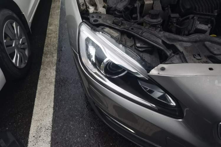 Used Volvo S60 2015 S60L T5 Intelligent Drive Edition Right Front Headlight