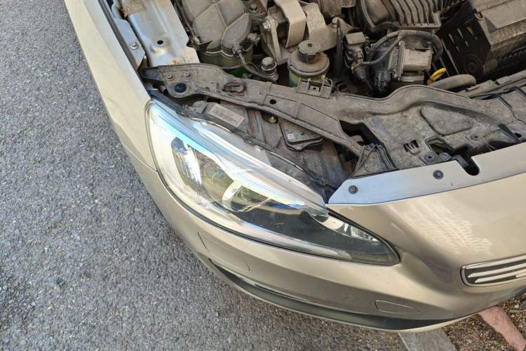Used Volvo S60 2015 S60L T5 Intelligent Drive Edition Right Front Headlight