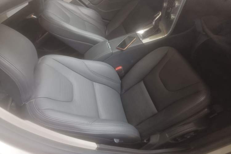 Used Volvo S60 2015 S60L 2.0T Zhiyuan Edition Right Front Seat